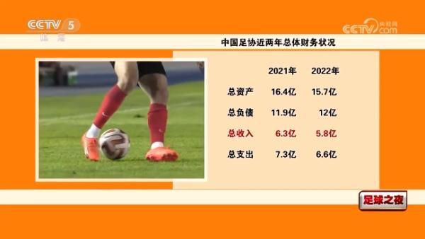校花坐公交车被挺进h